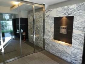 15/16 エントランス