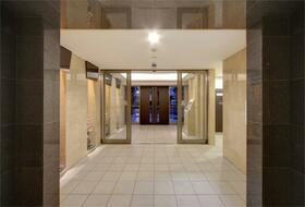 14/17 エントランス