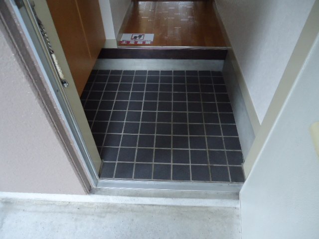 16/28 玄関