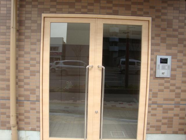 2/4 エントランス