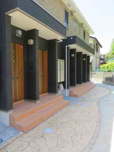 27/30 エントランス