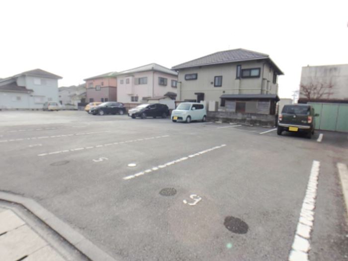 20/28 駐車場