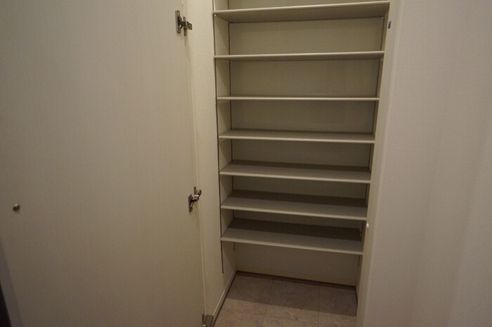 20/21 エントランス