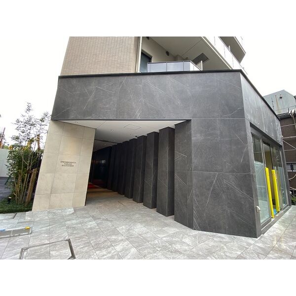 14/18 エントランス