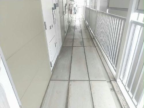 13/16 エントランス