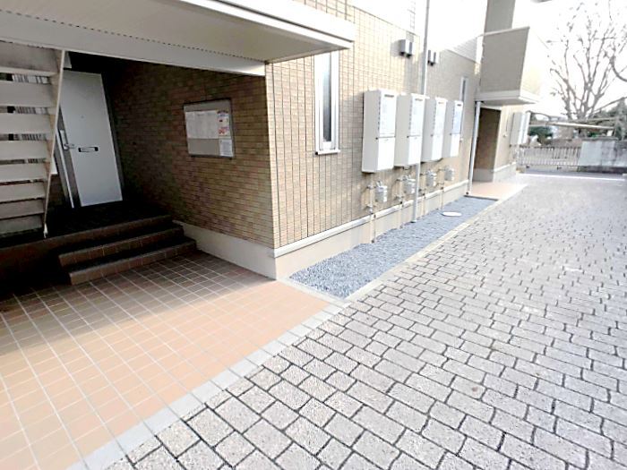 18/20 エントランス