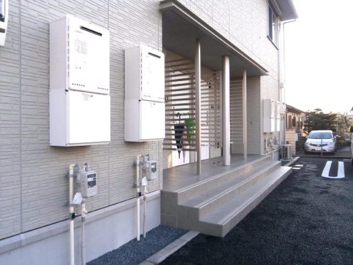 19/27 エントランス