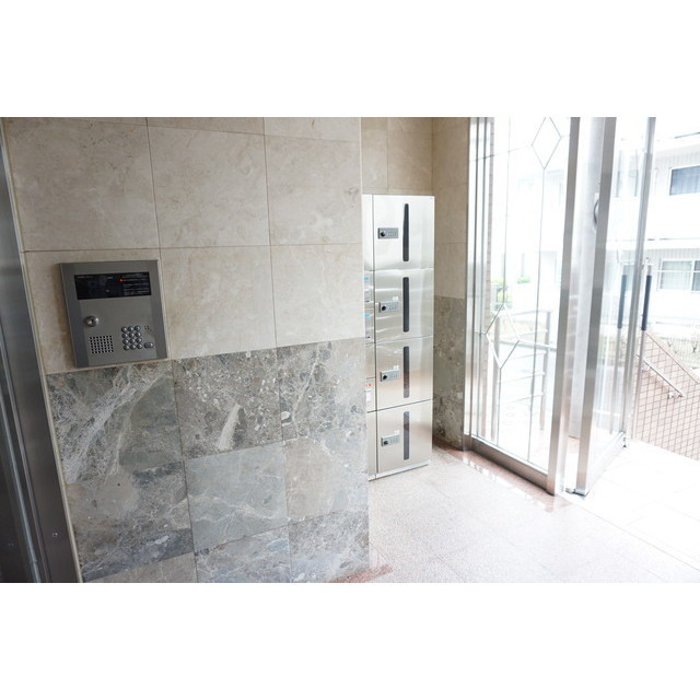 17/25 エントランス