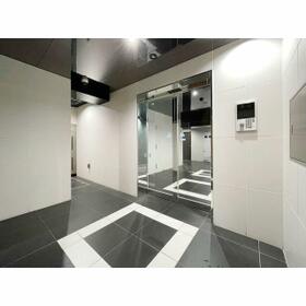 16/16 エントランス