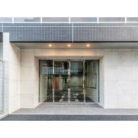 16/16 エントランス