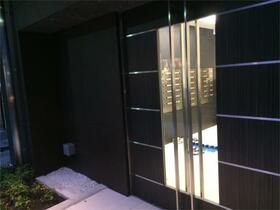 14/14 エントランス