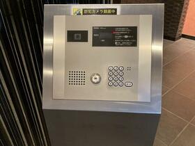 16/16 エントランス