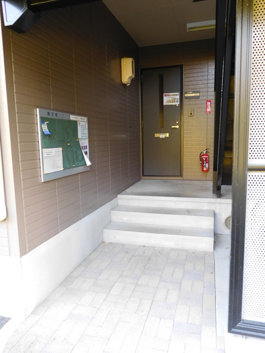 17/19 エントランス