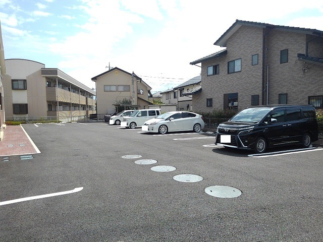 14/20 駐車場