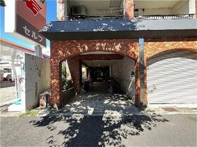 15/19 エントランス