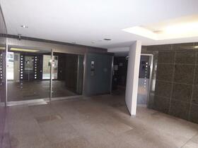 5/5 エントランス