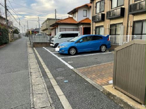 14/14 駐車場
