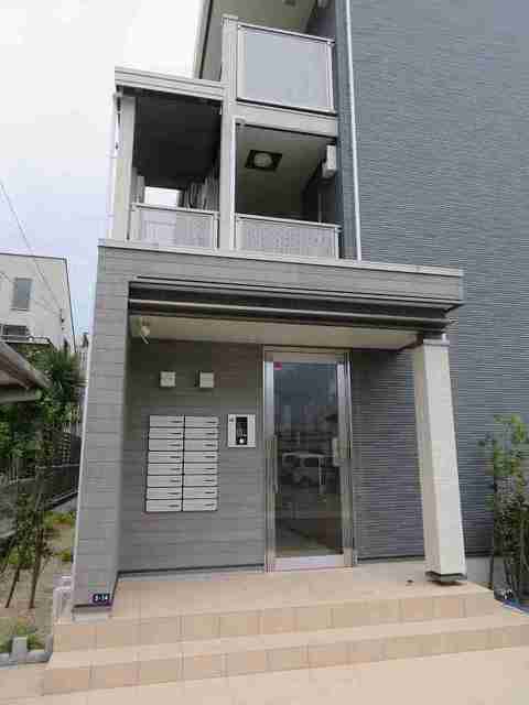 14/20 エントランス