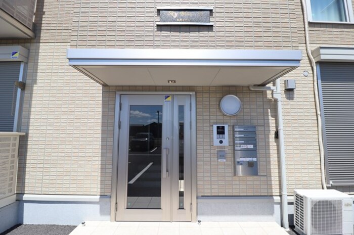 16/20 エントランス