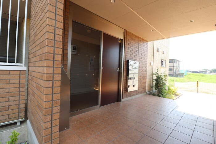 16/18 エントランス