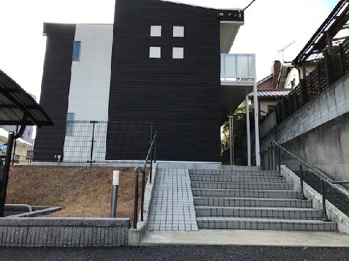 13/15 エントランス