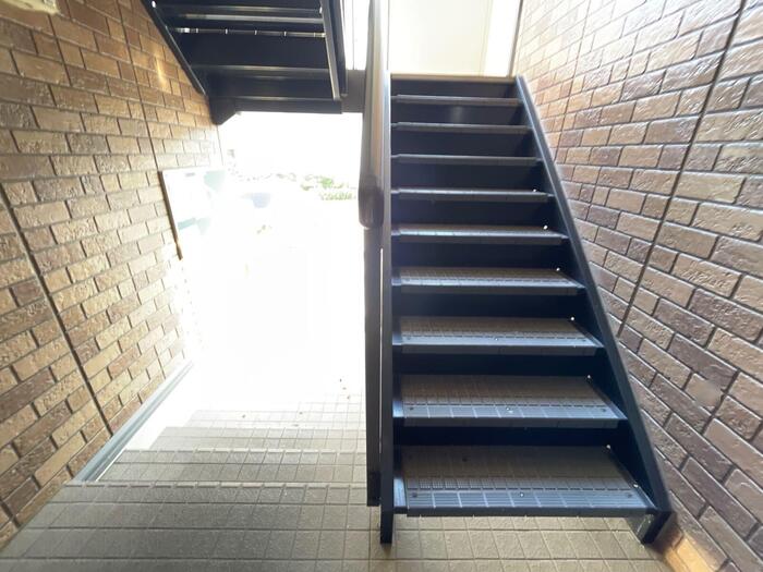 18/23 エントランス