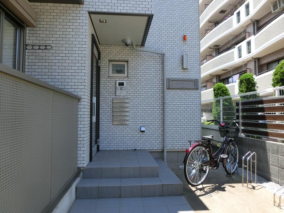 15/23 エントランス