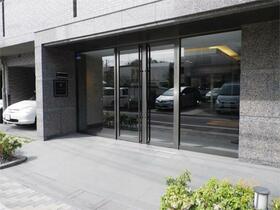 16/16 エントランス