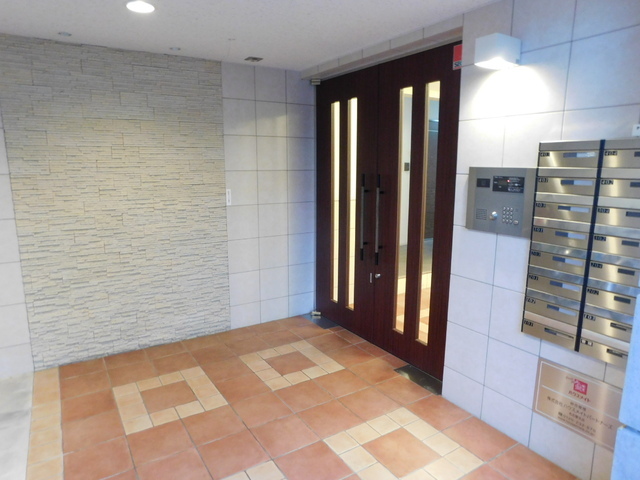 13/14 エントランス