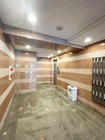 16/16 エントランス