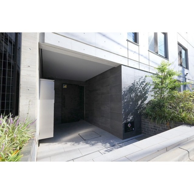 20/30 エントランス