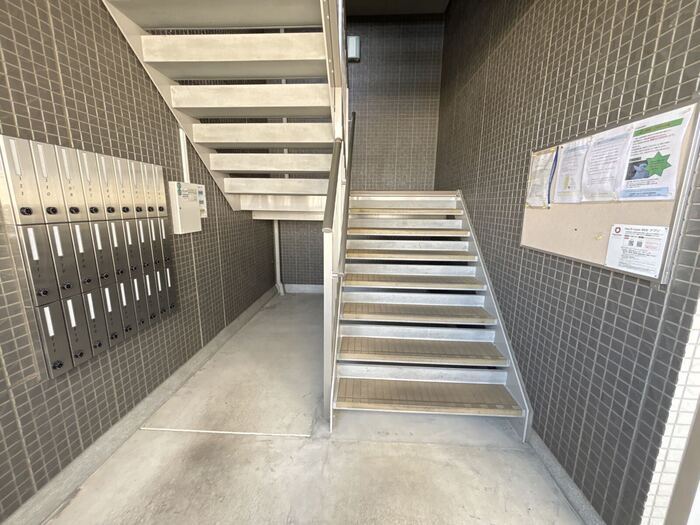 18/22 エントランス