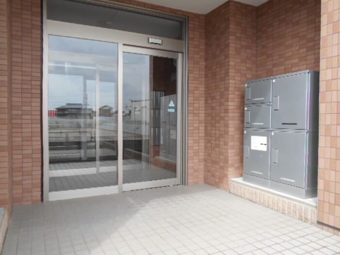 14/15 エントランス