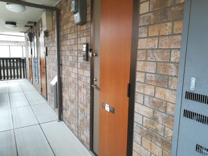 18/26 エントランス