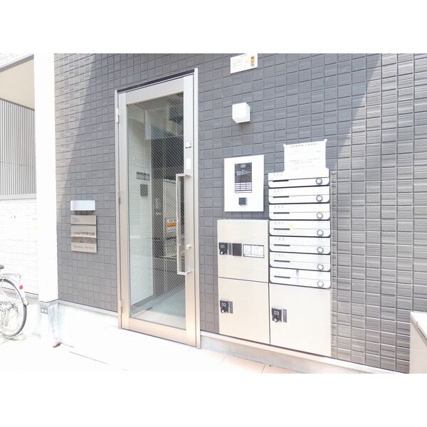 2/2 エントランス