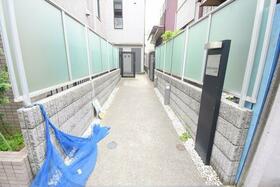 16/17 エントランス