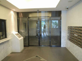 14/14 エントランス