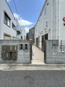 16/16 エントランス