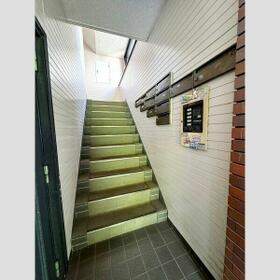 5/5 エントランス