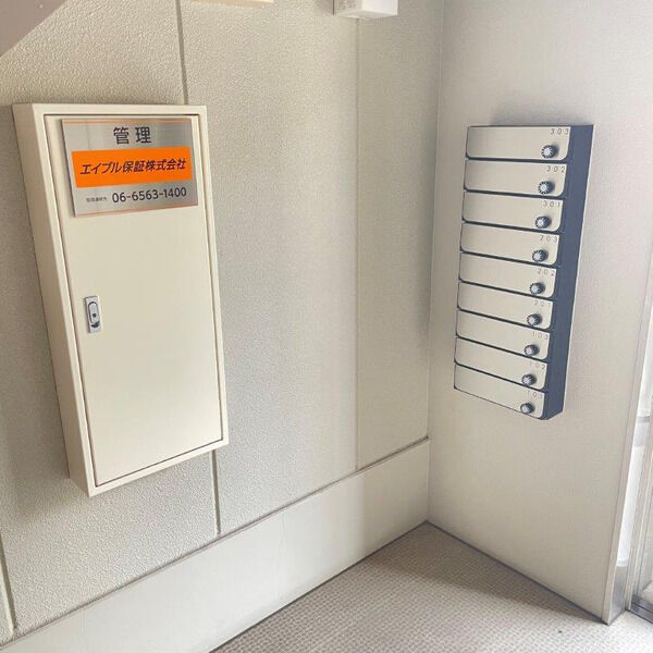 16/19 エントランス