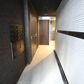 15/23 エントランス