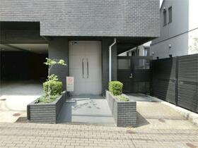 13/15 エントランス