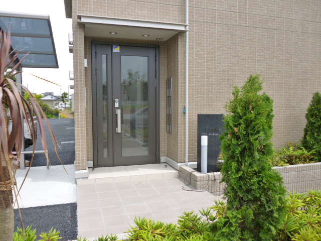 13/16 エントランス