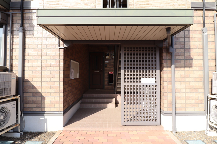 17/19 エントランス