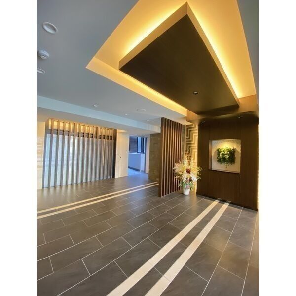 16/16 エントランス