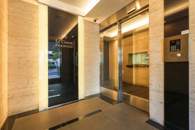 3/4 エントランス