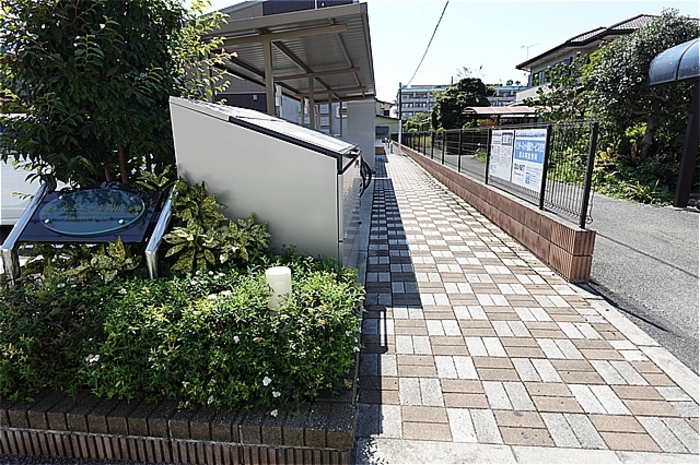 17/26 エントランス