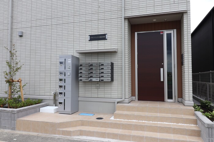 14/28 エントランス