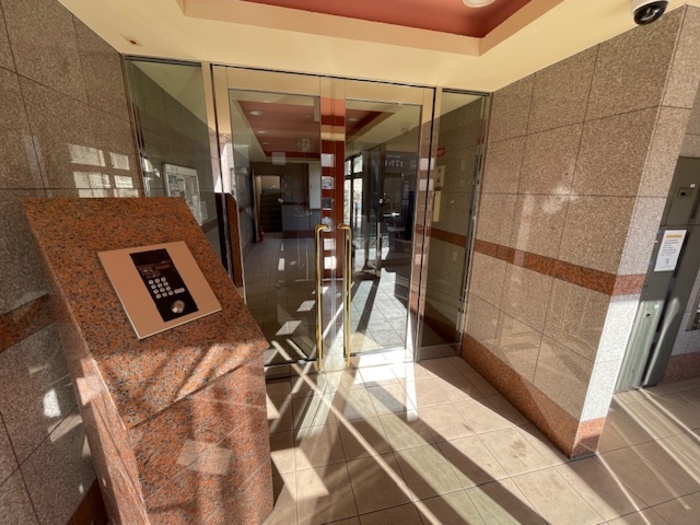 2/2 エントランス