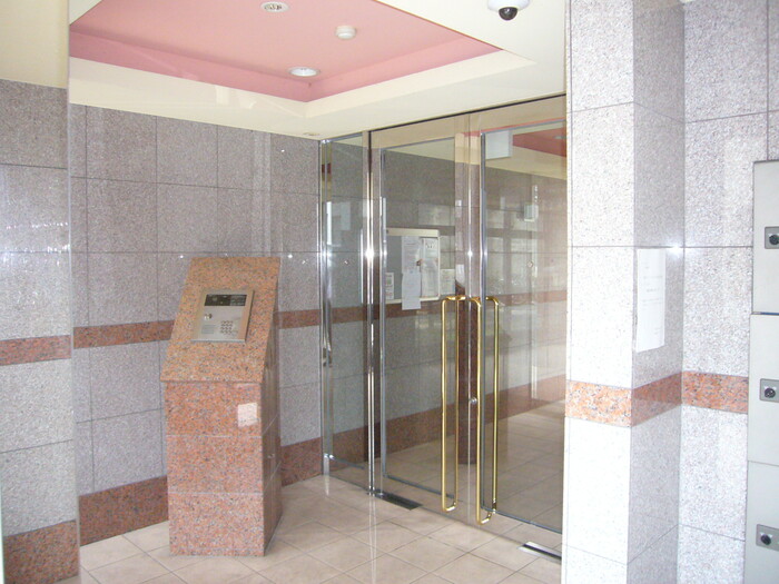 2/2 エントランス